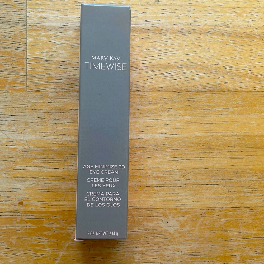 Age Minimize 3D™ Eye Cream new in box fresh in date retails $38 online